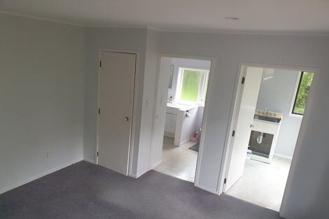 Photo of property in 50 Valley View Road, Glenfield, Auckland, 0629