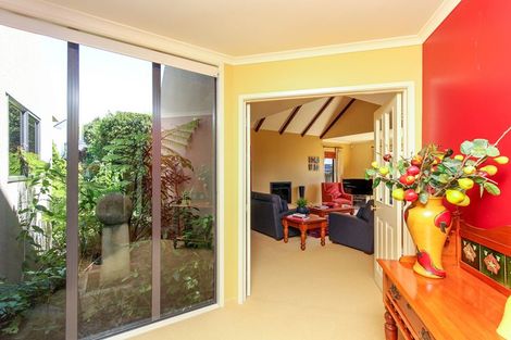 Photo of property in 12 Tupare Place, Highlands Park, New Plymouth, 4312