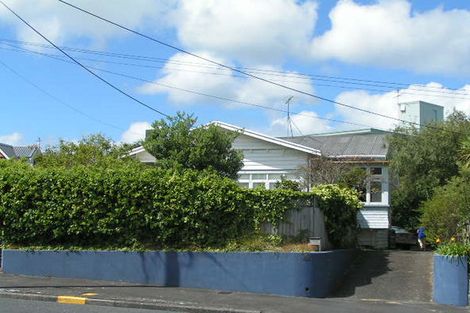 Photo of property in 189 Queen Street, Northcote Point, Auckland, 0627
