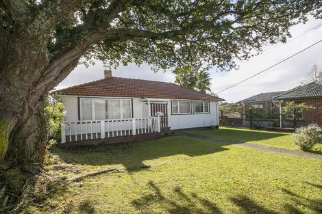 Photo of property in 202 Beach Haven Road, Beach Haven, Auckland, 0626