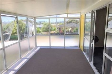 Photo of property in 5 Talavera Place, Te Atatu South, Auckland, 0602
