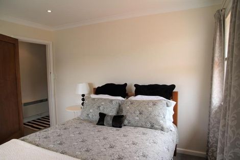 Photo of property in 9 Nicholson Road, Khandallah, Wellington, 6035