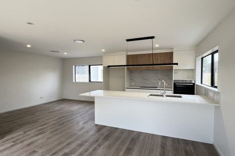 Photo of property in 30a Durham Street, Te Atatu Peninsula, Auckland, 0610