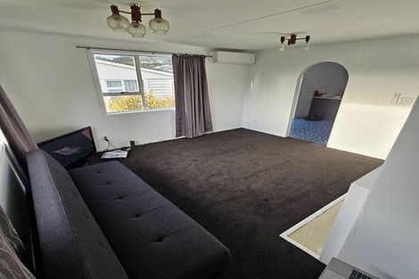 Photo of property in 75 Waihemo Street, Waitangirua, Porirua, 5024