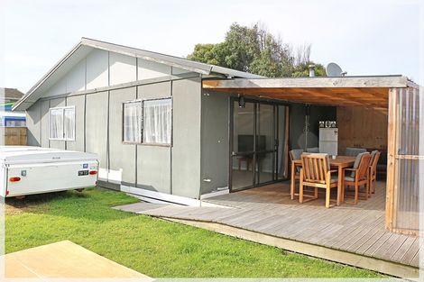 Photo of property in 16a Shortt Street, Foxton Beach, Foxton, 4815