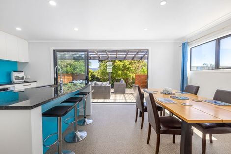 Photo of property in 3 Walton Road, Paraparaumu Beach, Paraparaumu, 5032