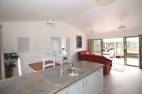 Photo of property in 103 Kowhai Avenue, Matarangi, Whitianga, 3592