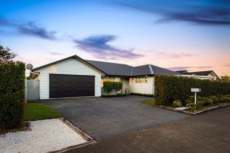 Photo of property in 5 Nikau Way, Riverhead, 0820
