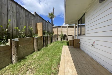 Photo of property in 1/11 Oteha Valley Road, Northcross, Auckland, 0632