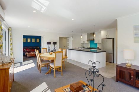 Photo of property in 63 Waipunahau Road, Waikanae, 5036