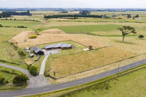 Photo of property in 1061 Taonui Road, Colyton, Feilding, 4775