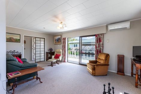 Photo of property in 13 Victoria Avenue, Dannevirke, 4930