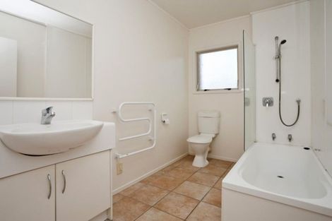 Photo of property in 2/48 Noeleen Street, Glenfield, Auckland, 0629