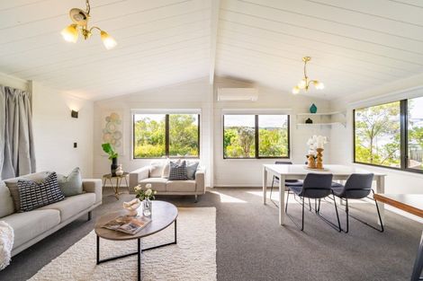 Photo of property in 22 Whitechapel Grove, Stokes Valley, Lower Hutt, 5019