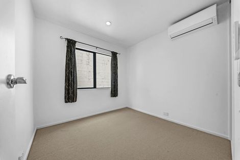 Photo of property in 19 Rakich Place, Henderson, Auckland, 0612