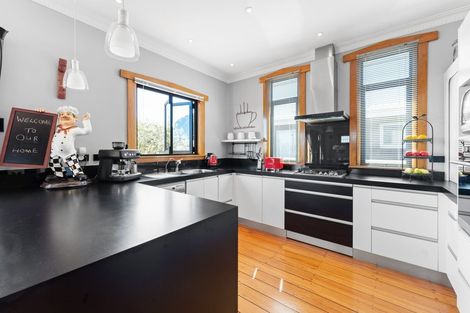 Photo of property in 65 Lemon Street, New Plymouth, 4310