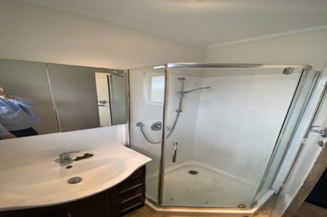 Photo of property in 29a-c Point England Road, Point England, Auckland, 1072