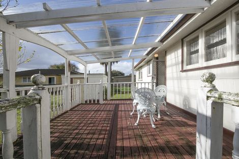 Photo of property in 202 Beach Haven Road, Beach Haven, Auckland, 0626