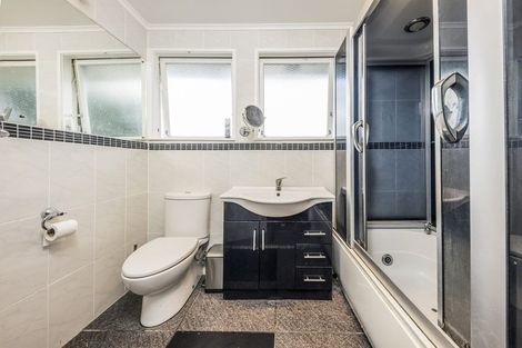 Photo of property in 28 Boundary Road, Opaheke, Papakura, 2113