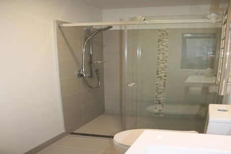 Photo of property in 1/99 Deep Creek Road, Waiake, Auckland, 0630