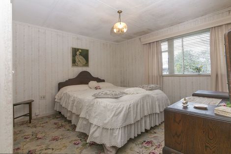 Photo of property in 202 Beach Haven Road, Beach Haven, Auckland, 0626