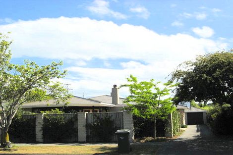 Photo of property in 7 Ambleside Drive, Burnside, Christchurch, 8053