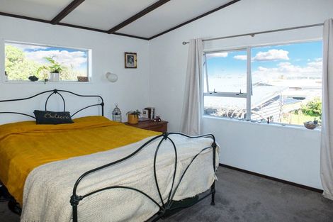 Photo of property in 4 Kennedy Street, Foxton Beach, Foxton, 4815