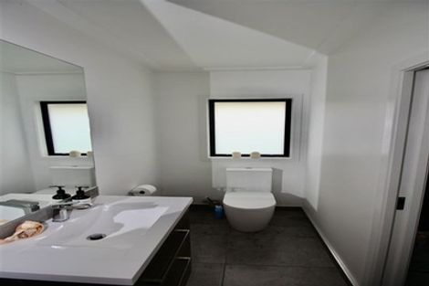 Photo of property in 70 Leeward Drive, Whitianga, 3510