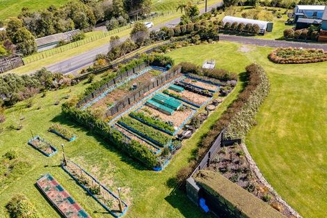 Photo of property in 347 Henwood Road, Hillsborough, New Plymouth, 4372