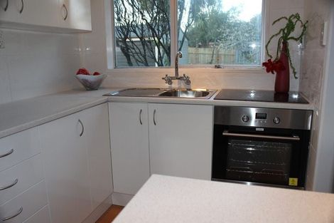 Photo of property in 2/23 Tahi Terrace, Glen Eden, Auckland, 0602