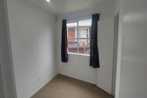 Photo of property in 11 Castlewood Grove, Blockhouse Bay, Auckland, 0600