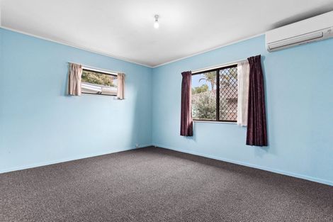 Photo of property in 4/14 Beaubank Road, Kelston, Auckland, 0602