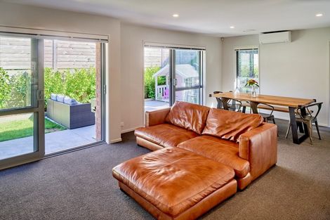 Photo of property in 32 Mooring Close, Whitby, Porirua, 5024