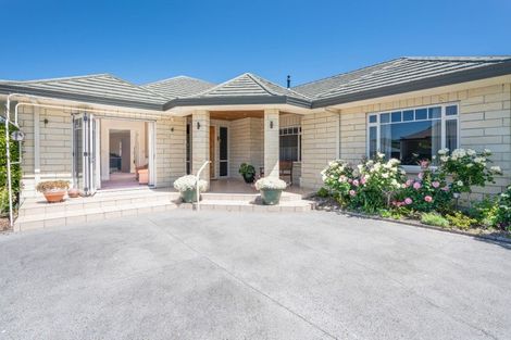 Photo of property in 90 Harvey Street, Waipahihi, Taupo, 3330