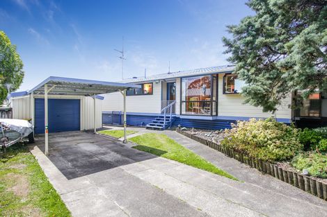 Photo of property in 39 Fitzherbert Avenue, West Harbour, Auckland, 0618