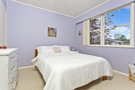 Photo of property in 1/14 Bond Crescent, Forrest Hill, Auckland, 0620