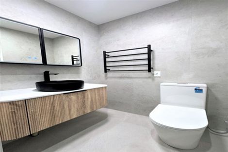 Photo of property in 8 Terrylyn Drive, Hillcrest, Auckland, 0627