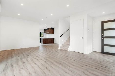 Photo of property in 1/105 Hobsonville Road, West Harbour, Auckland, 0618