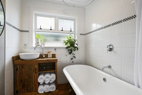 Photo of property in 28 Raroa Terrace, Tawa, Wellington, 5028