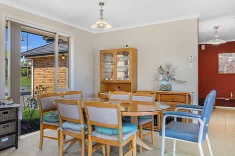 Photo of property in 9 Magnolia Rise, Waipahihi, Taupo, 3330