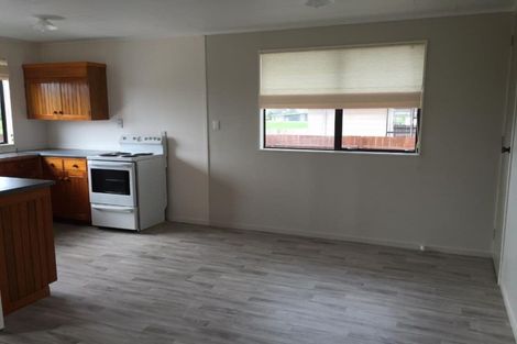 Photo of property in 2/16 Secretariat Place, Randwick Park, Auckland, 2105