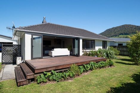 Photo of property in 2 Roosevelt Road, Western Heights, Rotorua, 3015