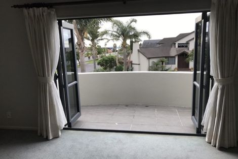 Photo of property in 5 Quedley Court, Eastern Beach, Auckland, 2012