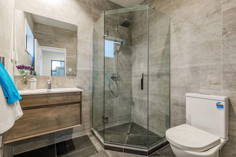 Photo of property in 15 Ropere Street, Kumeu, 0810