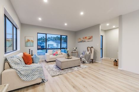 Photo of property in 15 Ropere Street, Kumeu, 0810