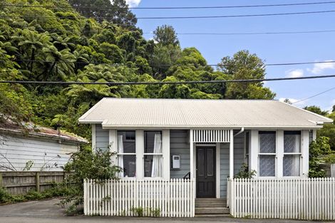 Photo of property in 194 Aro Street, Aro Valley, Wellington, 6021