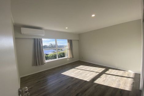 Photo of property in 1/60 Bruce Road, Glenfield, Auckland, 0629