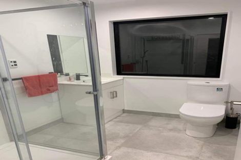 Photo of property in 8 Caribbean Drive, Unsworth Heights, Auckland, 0632