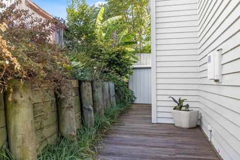 Photo of property in 140 Awaruku Road, Torbay, Auckland, 0630