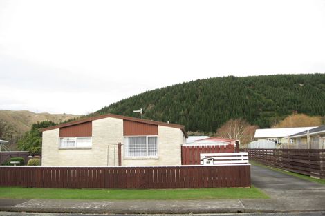 Photo of property in 1/12 Buckley Grove, Paraparaumu, 5032